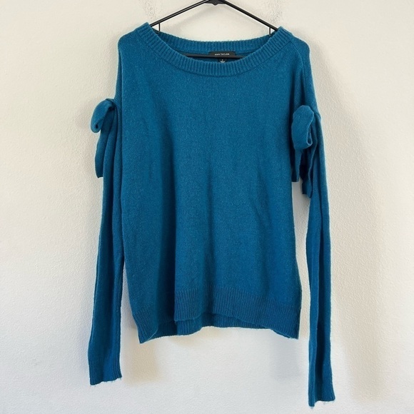 Ann Taylor Wool Blend Teal Blue Sleeve Bow Crewneck Pullover Sweater Medium - Picture 2 of 16